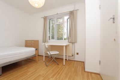 Double room - Single use to rent in Crownfield Road, Leyton, London, E15