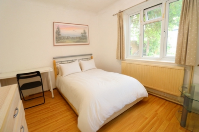 Double room - Single use to rent in Crownfield Road, Leyton, London, E15