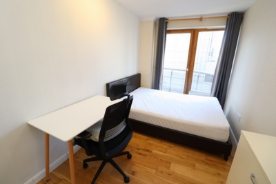 Double room - Single use to rent in Meridian Place, Canary Wharf, London, E14