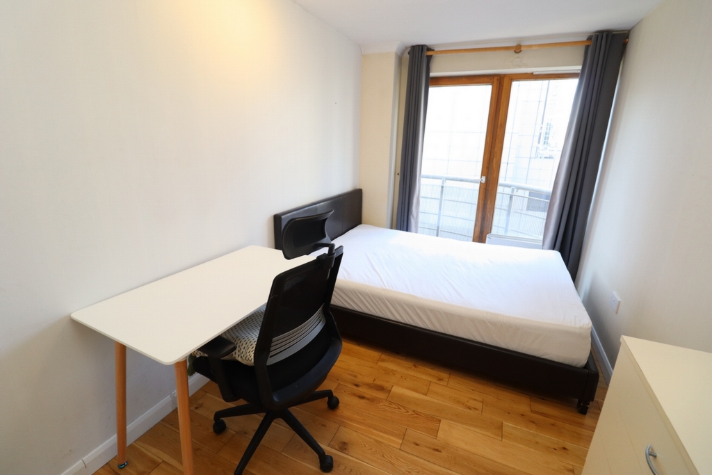 Double room - Single use to rent in Canary Wharf, London, E14
