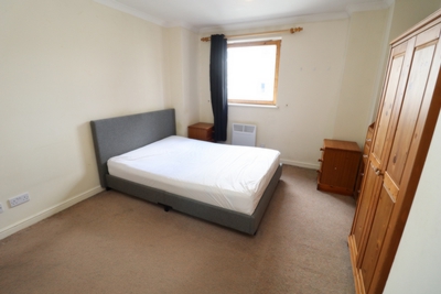 Double room - Single use to rent in Meridian Place, Canary Wharf, London, E14