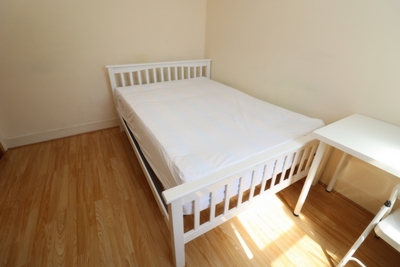 Double room - Single use to rent in Colegrave Road, Leyton, London, E15