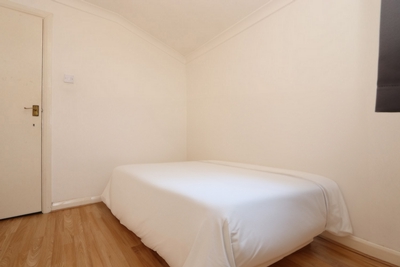 Single Room to rent in Colegrave Road, Leyton, London, E15