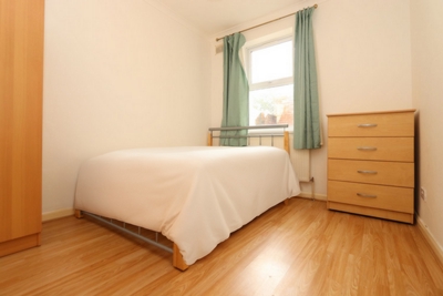 Double room - Single use to rent in Colegrave Road, Leyton, London, E15
