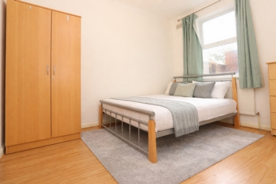 Double room - Single use to rent in Colegrave Road, Leyton, London, E15