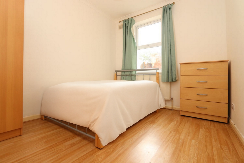 Double room - Single use to rent in Leyton, London, E15