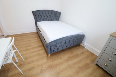 Double room - Single use to rent in Cambridge Heath Road, Bethnal Green, London, E2
