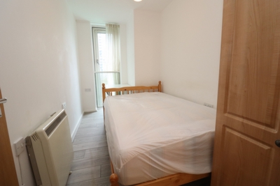 Double room - Single use to rent in 31 Millharbour, Canary Wharf, London, E14