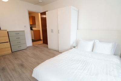 Double Room to rent in 31 Millharbour, Canary Wharf, London, E14