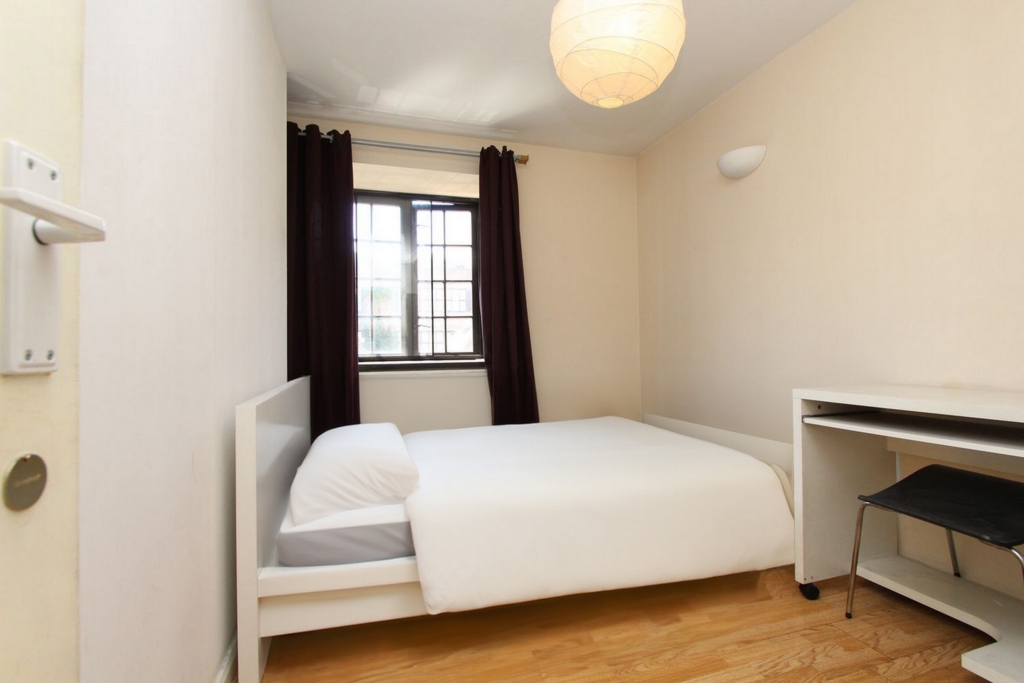 Double room - Single use to rent in Limehouse, London, E14