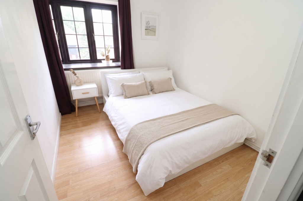 Double room - Single use to rent in Limehouse, London, E14
