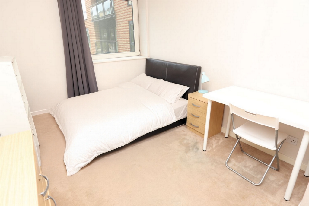 Double room - Single use to rent in Canary Wharf, London, E14