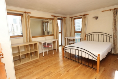 Double Room to rent in Meridian Place, Canary Wharf, London, E14