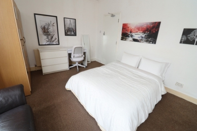 Double room - Single use to rent in Monega Road, Upton Park, London, E7