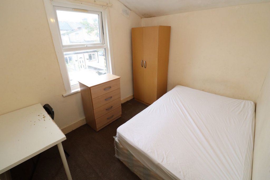 Double room - Single use to rent in Upton Park, London, E7
