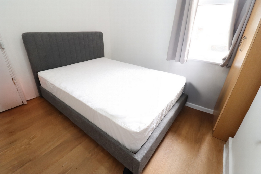 Double room - Single use to rent in Upton Park, London, E7