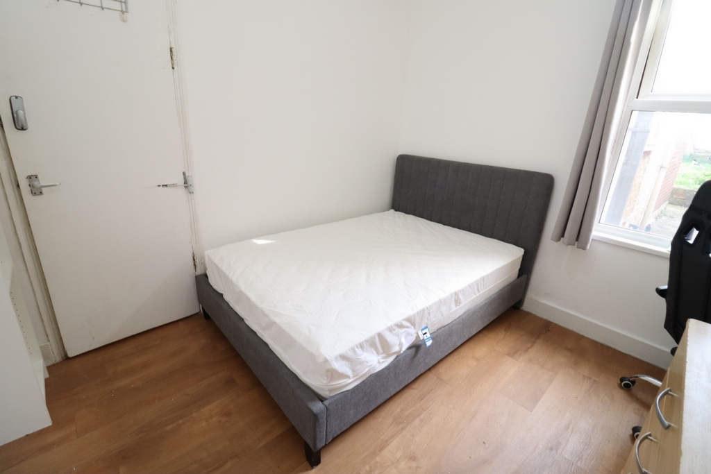 Double room - Single use to rent in Upton Park, London, E7