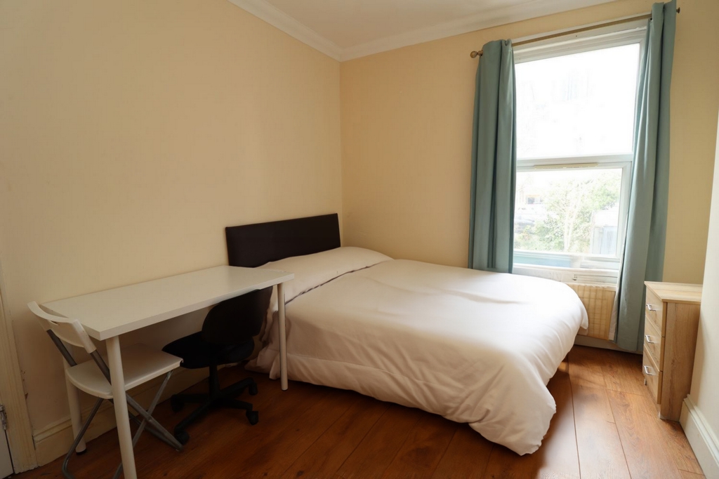 Double room - Single use to rent in Canary Wharf, London, E14