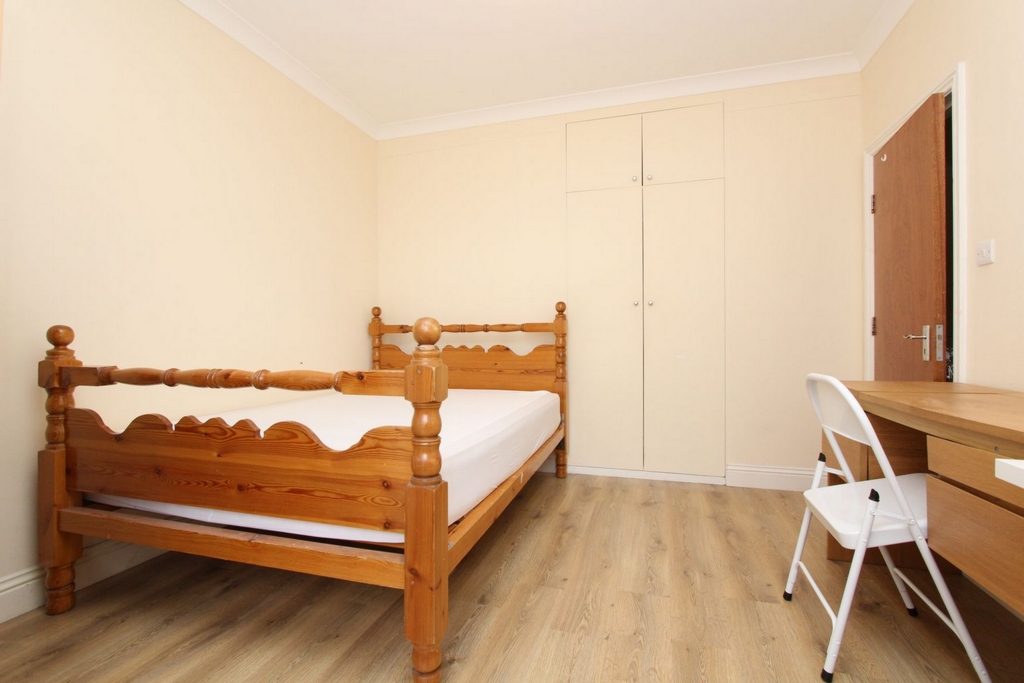 Double room - Single use to rent in Wood Green, London, N8
