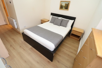 Ensuite Double Room to rent in 126 Duckett Street, Stepney Green, London, E1