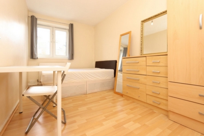 Double room - Single use to rent in Beeston House, Burbage Close, Elephant and Castle, SE1