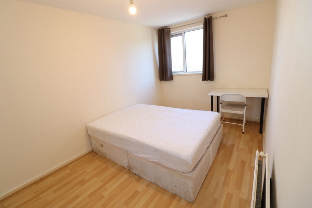 Double room - Single use to rent in Bow, London, E3
