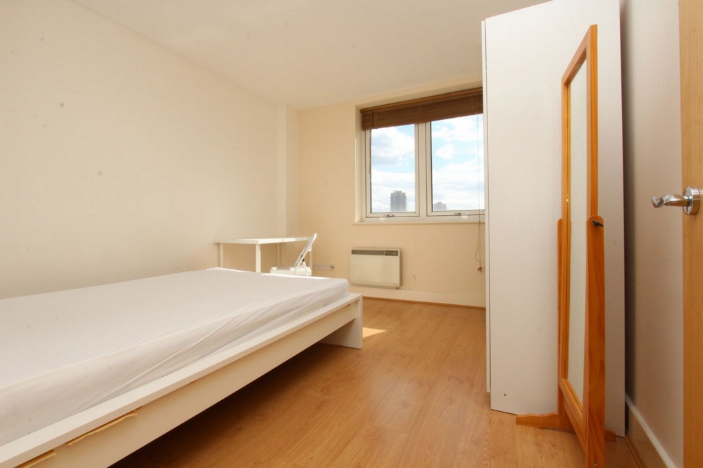 Double room - Single use to rent in Aldgate, London, E1