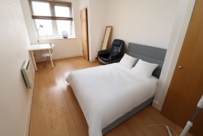 Double Room to rent in Skyline Plaza Building, 80 Commercial Road, Aldgate, London, E1