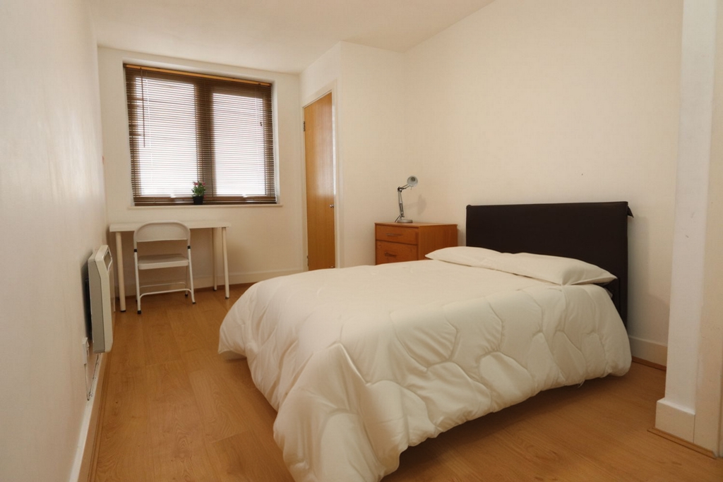 Double Room to rent in Aldgate, London, E1