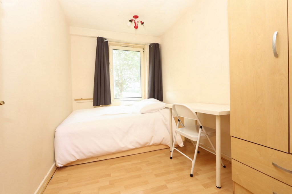 Double room - Single use to rent in King George V, London, E16