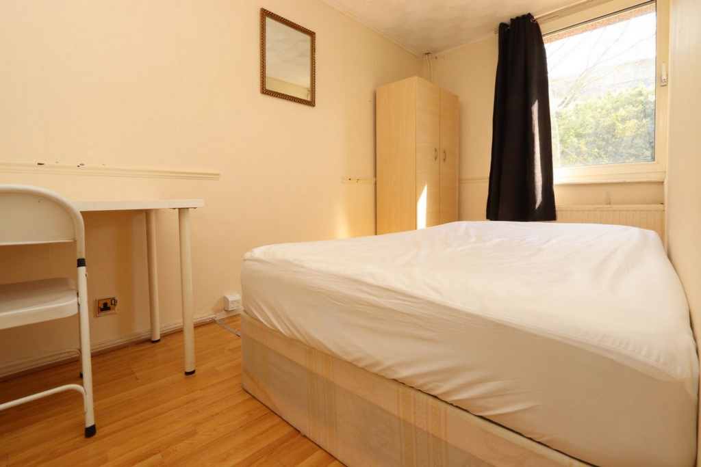Double room - Single use to rent in King George V, London, E16