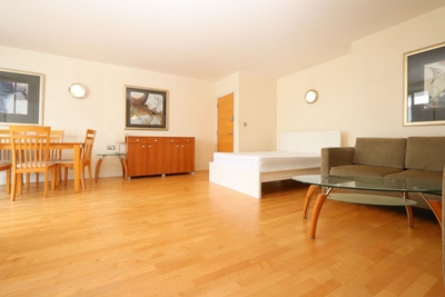 Double Room to rent in Cedar Court, 1 Royal Oak Yard, Borough/London Bridge, London, SE1