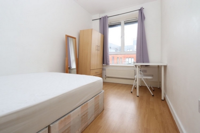 Double room - Single use to rent in Southey House, Browning Street, Elephant & Castle, London, SE17