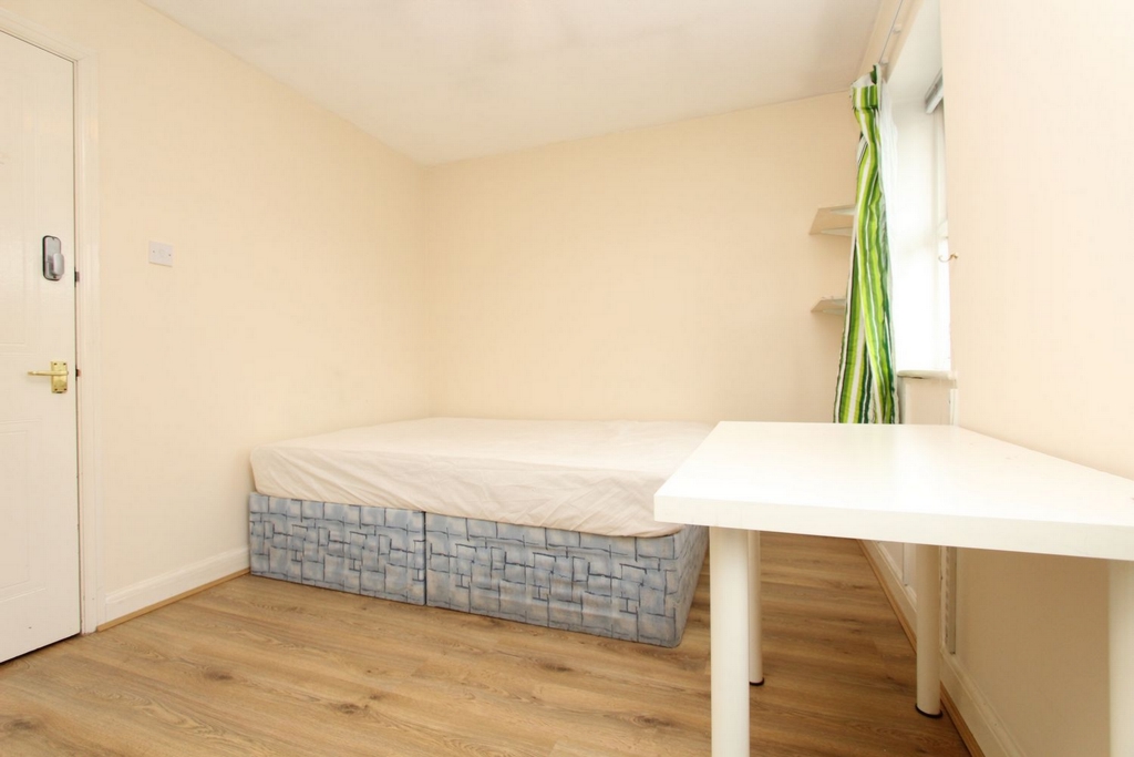 Double room - Single use to rent in Westferry, London, E14