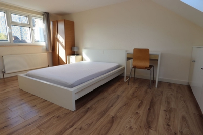 Double Room to rent in Cardale Street, Crossharbour, South Quay, London, E14