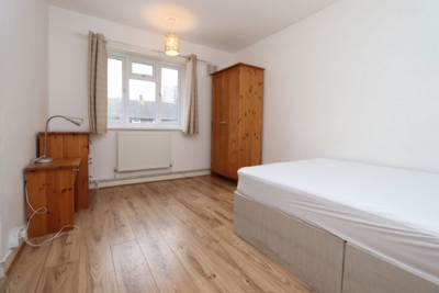 Double room - Single use to rent in Cardale Street, Crossharbour, South Quay, London, E14