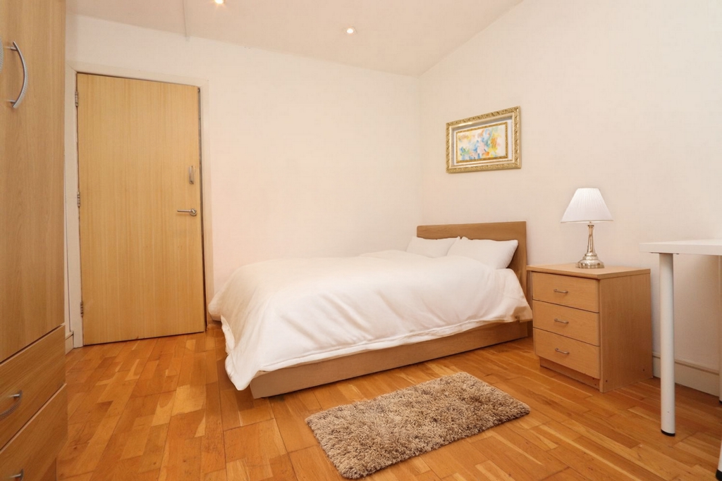 Double room - Single use to rent in Tower Gateway, London, E1