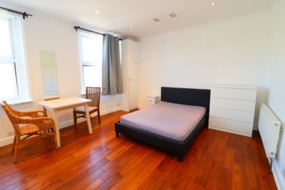 Double Room to rent in Oakington Road, Westbourne Park, London, W9
