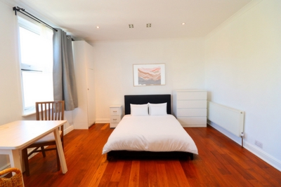 Double Room to rent in Oakington Road, Westbourne Park, London, W9