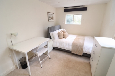Double room - Single use to rent in Oakington Road, Westbourne Park, London, W9