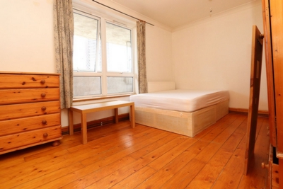 Double room - Single use to rent in Midship Point, the Quarterdeck, South Quay,Crossharbour, London, E14