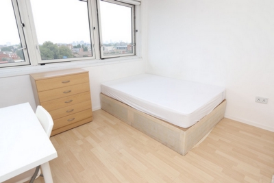 Double Room to rent in Siege House, Sidney Street, Whitechapel, Shadwell, London, E1