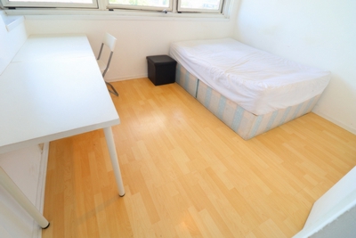 Double Room to rent in Siege House, Sidney Street, Whitechapel, Shadwell, London, E1