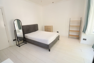 Double Room to rent in Kirton Road, Upton Park, London, E13