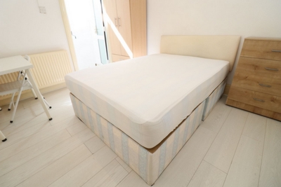 Double room - Single use to rent in Kirton Road, Upton Park, London, E13