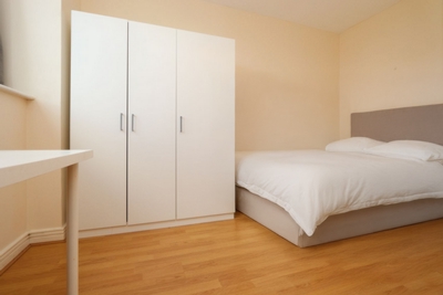Double room - Single use to rent in The Quadrangle House, 84 Romford Road, Stratford,Maryland, London, E15