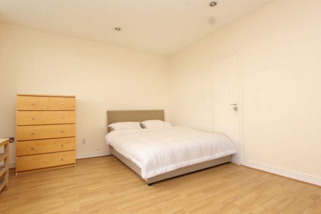 Double Room to rent in Stratford,Maryland, London, E15