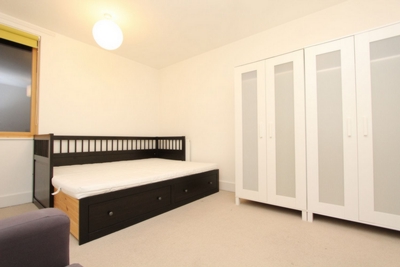 Double Room to rent in Phoenix Heights,Mastmaker Rd, South Quay,Isle of Dogs, London, E14