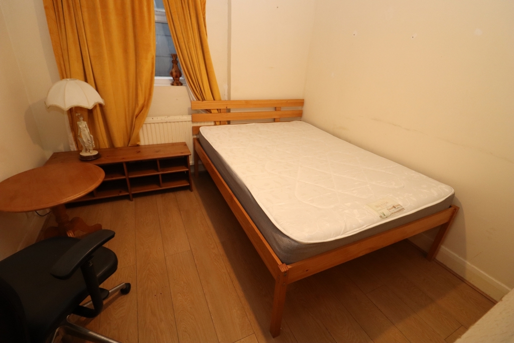 Double room - Single use to rent in Bow, London, E3