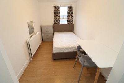 Double room - Single use to rent in Roman Road, Bow, London, E3